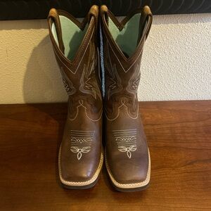 Shyanne Brown Leather Cowgirl Boots